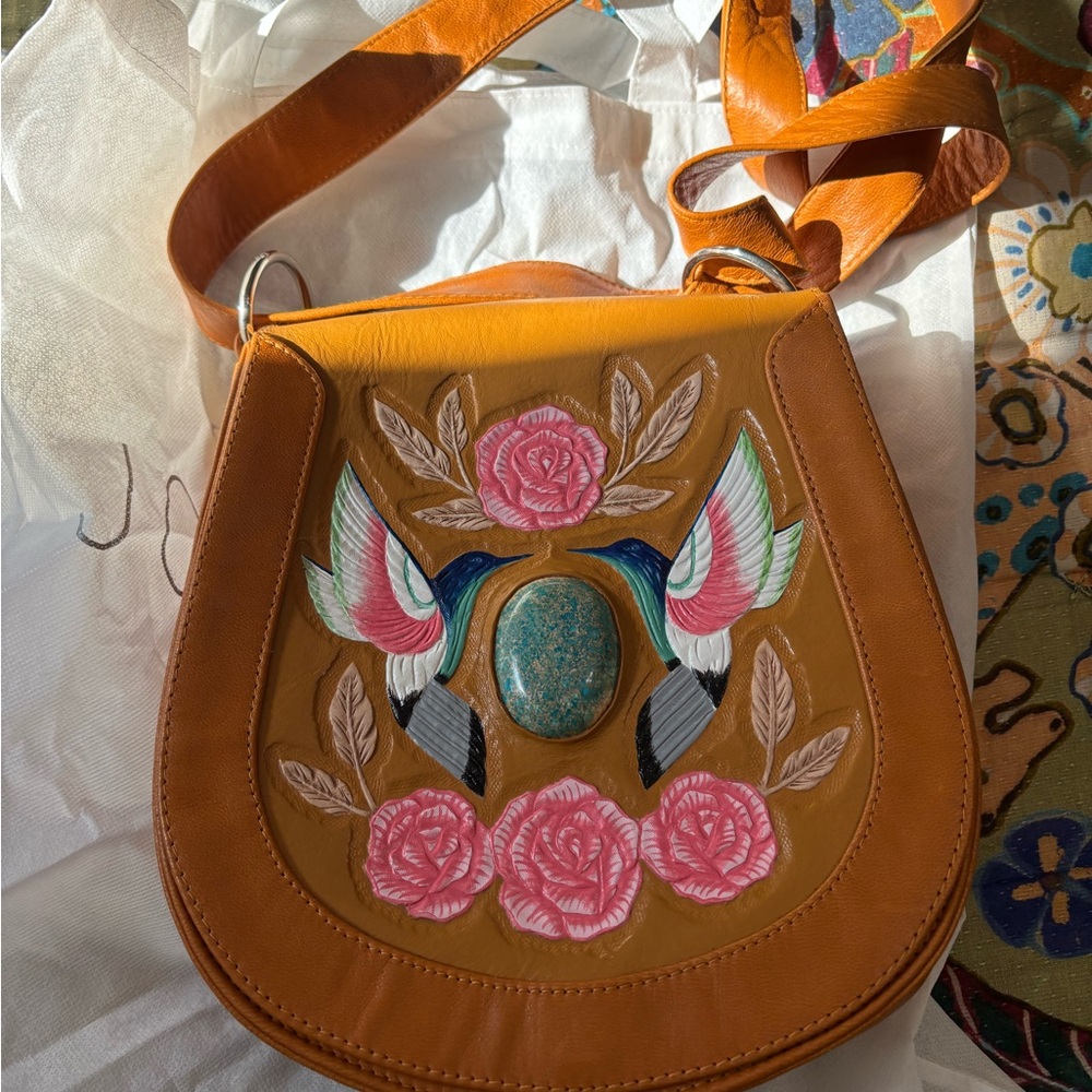 JODI LEE Charm Hummingbird Rose Bag Antique Tan - Picture 3 of 6